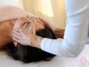 Massage cuir chevelu soin du visage Le temple de Gaïa Versailles